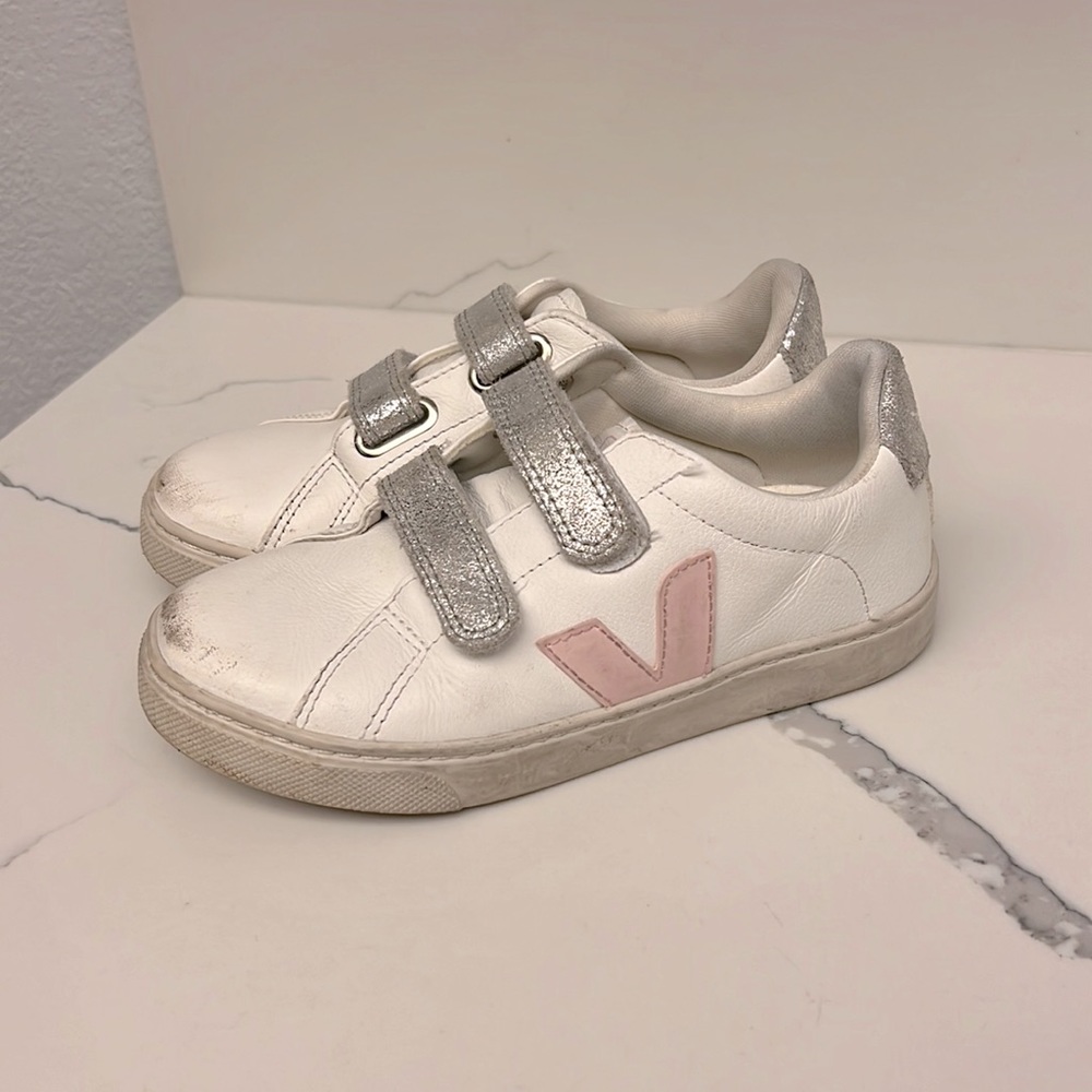 Little girls Veja